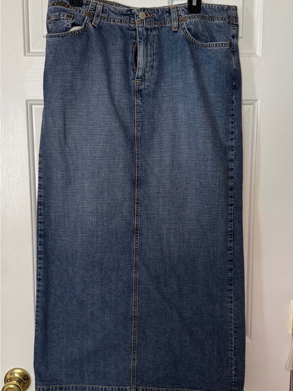 Lucky Brand Blue Denim Jeans with Leather Patch